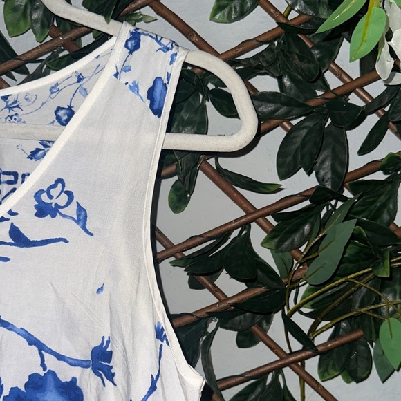 Francesca's Blue Floral Tank Top - Picture 3 of 8